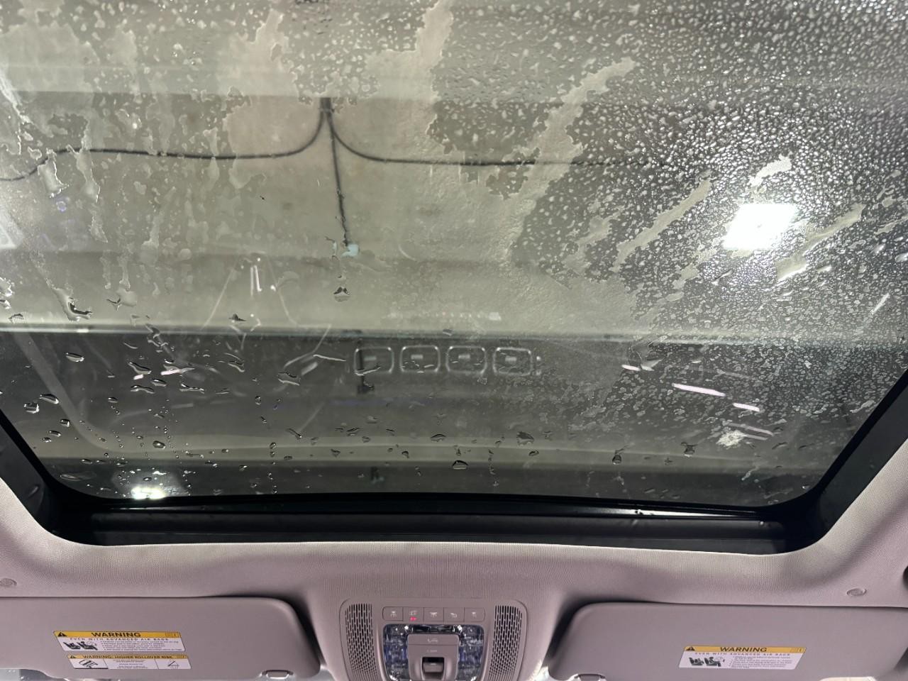 Mercedes-Benz GLE Vehicle Full-screen Gallery Image 11