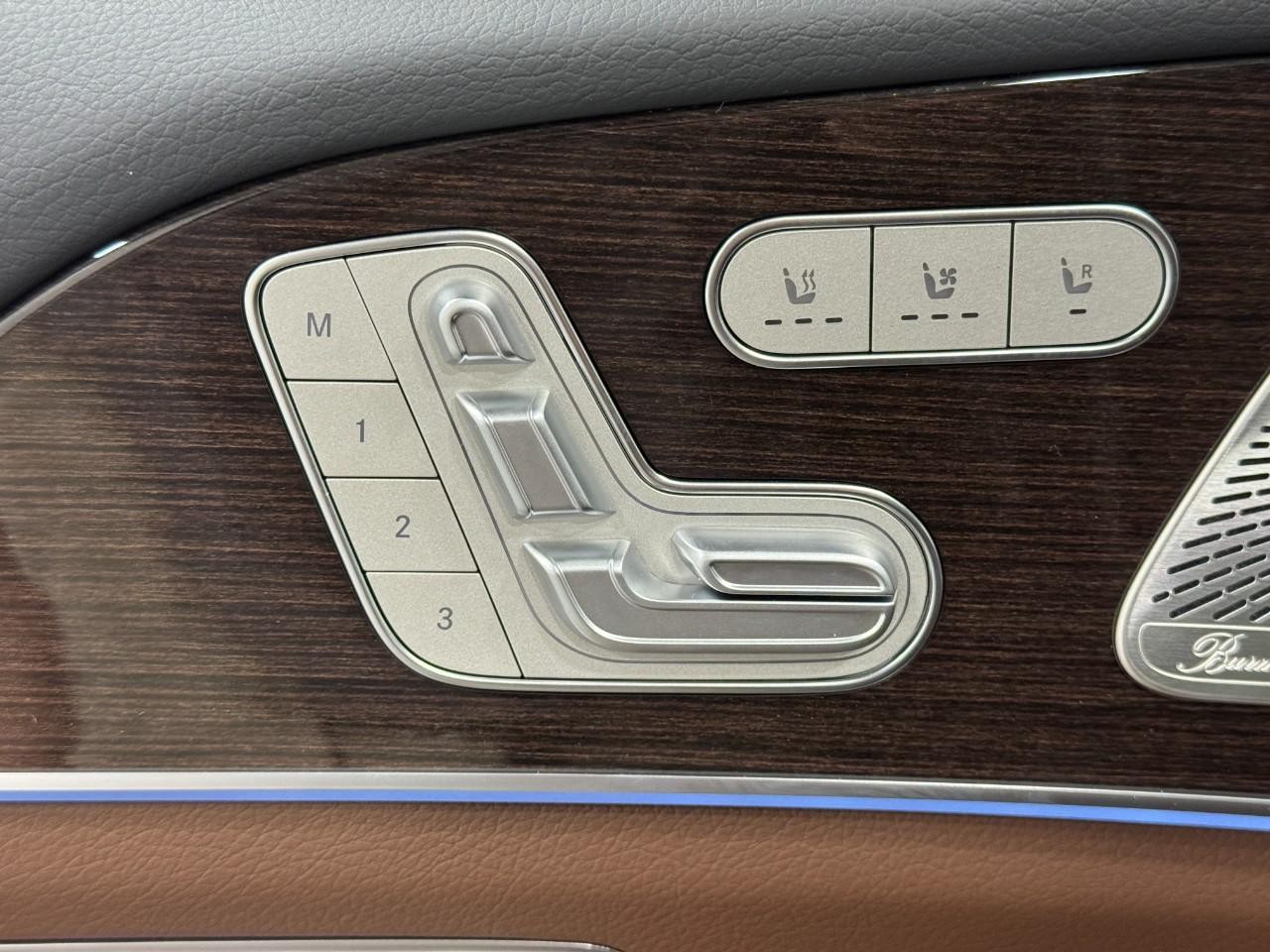 Mercedes-Benz GLE Vehicle Full-screen Gallery Image 25