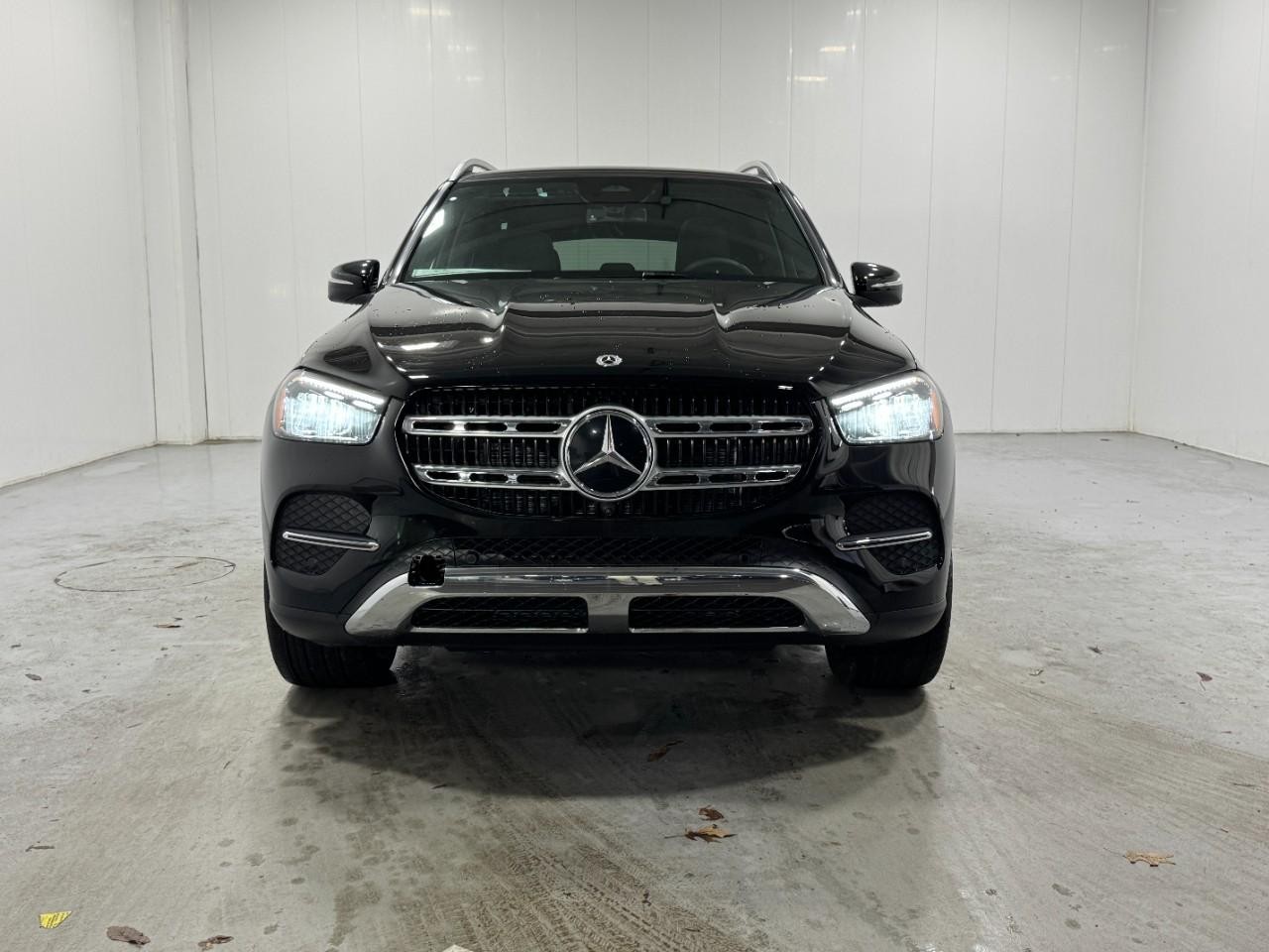 Mercedes-Benz GLE Vehicle Full-screen Gallery Image 7