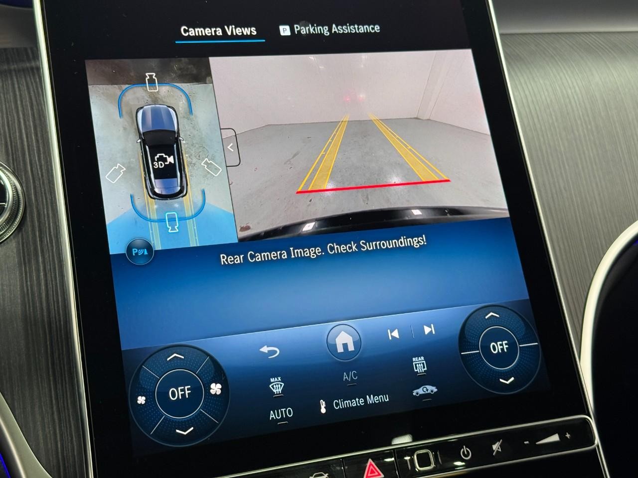 Mercedes-Benz GLC Vehicle Full-screen Gallery Image 37