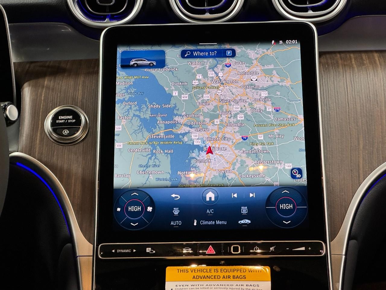 Mercedes-Benz GLC Vehicle Full-screen Gallery Image 14