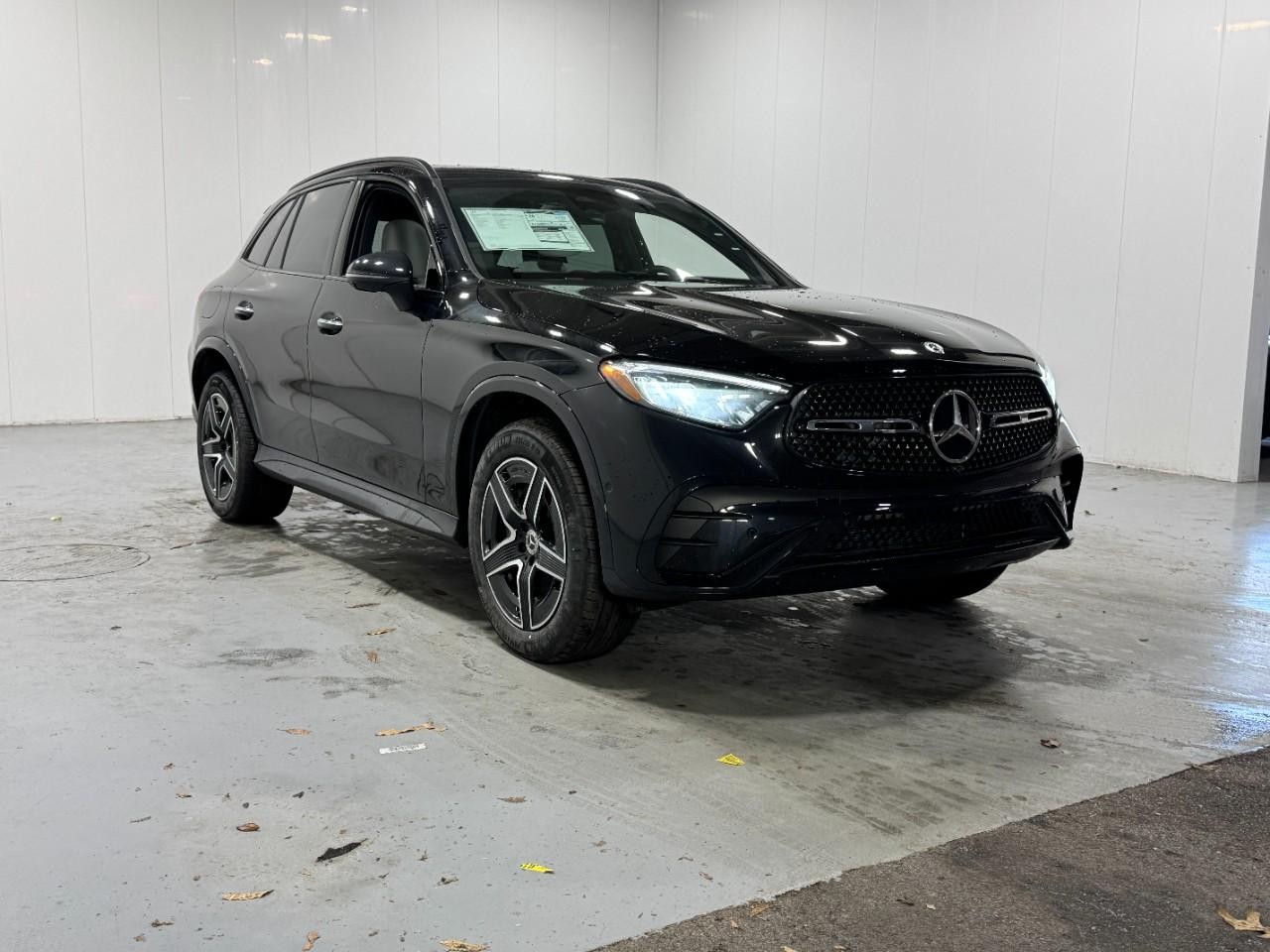 Mercedes-Benz GLC Vehicle Full-screen Gallery Image 6