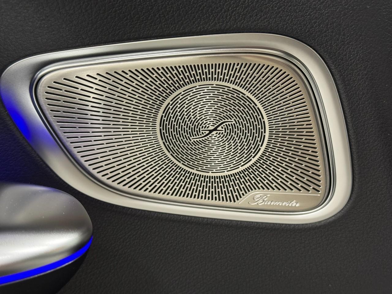 Mercedes-Benz GLC Vehicle Full-screen Gallery Image 25