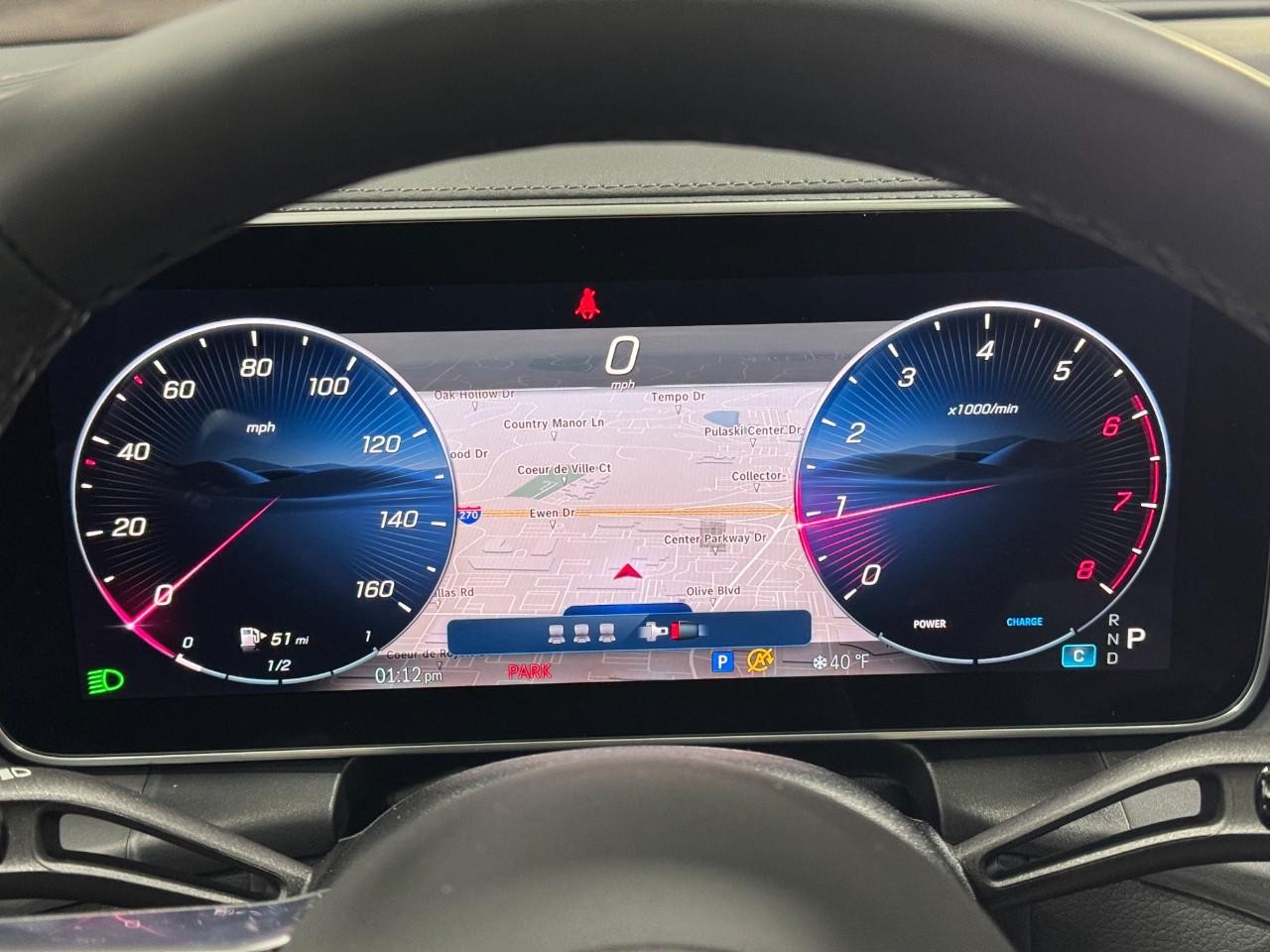 Mercedes-Benz GLC Vehicle Full-screen Gallery Image 33