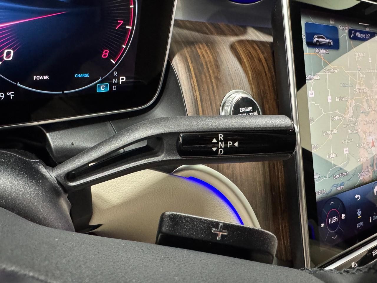 Mercedes-Benz GLC Vehicle Full-screen Gallery Image 34