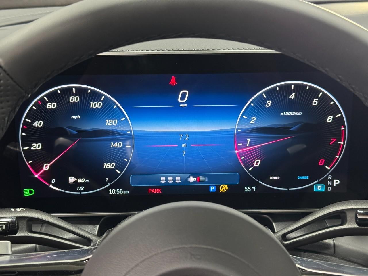 Mercedes-Benz GLC Vehicle Full-screen Gallery Image 33