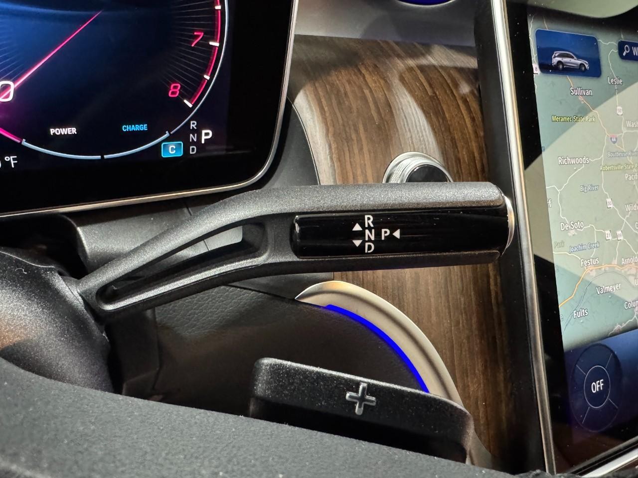 Mercedes-Benz GLC Vehicle Full-screen Gallery Image 34