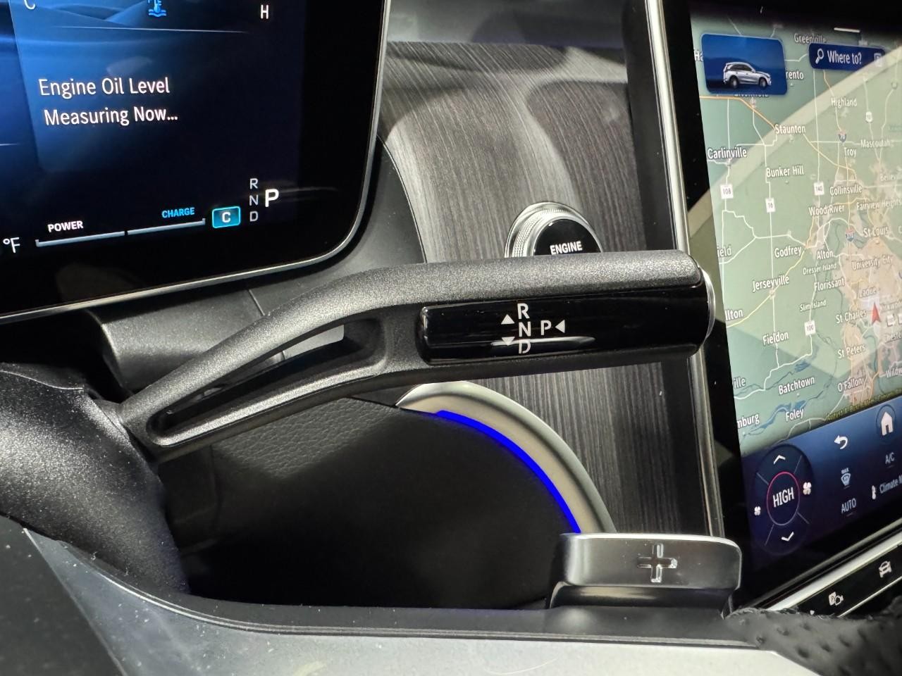 Mercedes-Benz GLC Vehicle Full-screen Gallery Image 33