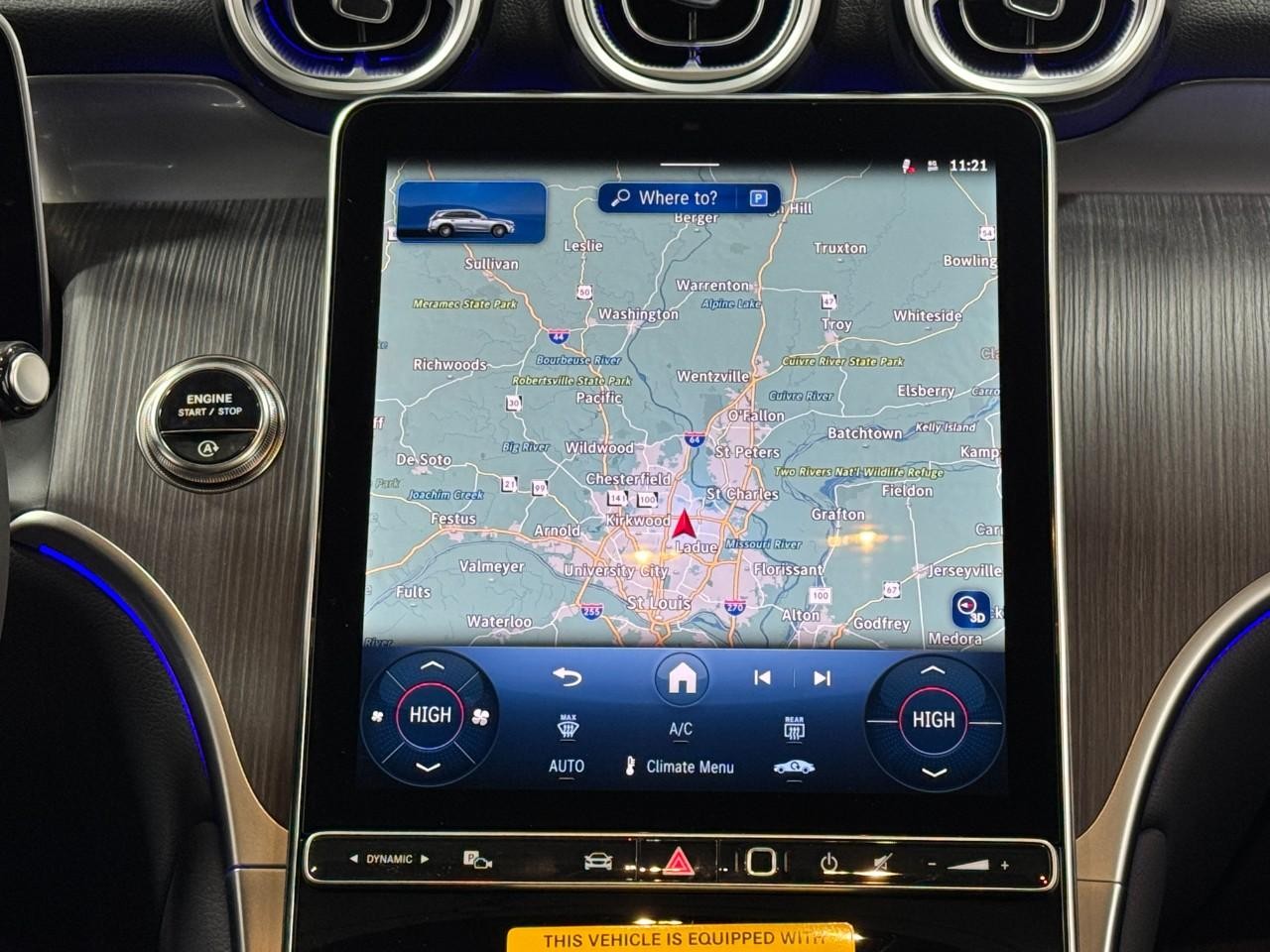 Mercedes-Benz GLC Vehicle Full-screen Gallery Image 14