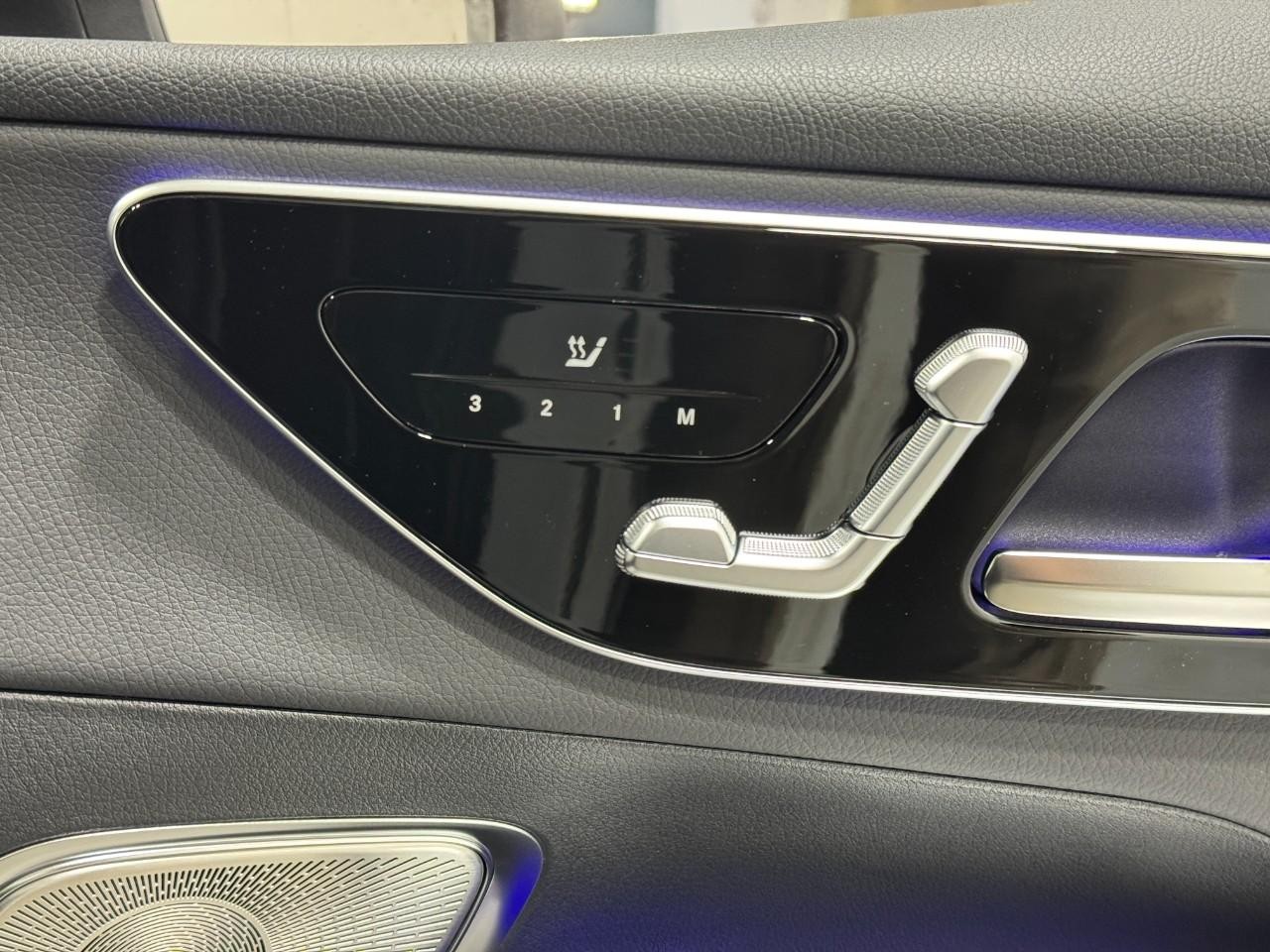 Mercedes-Benz GLC Vehicle Full-screen Gallery Image 19