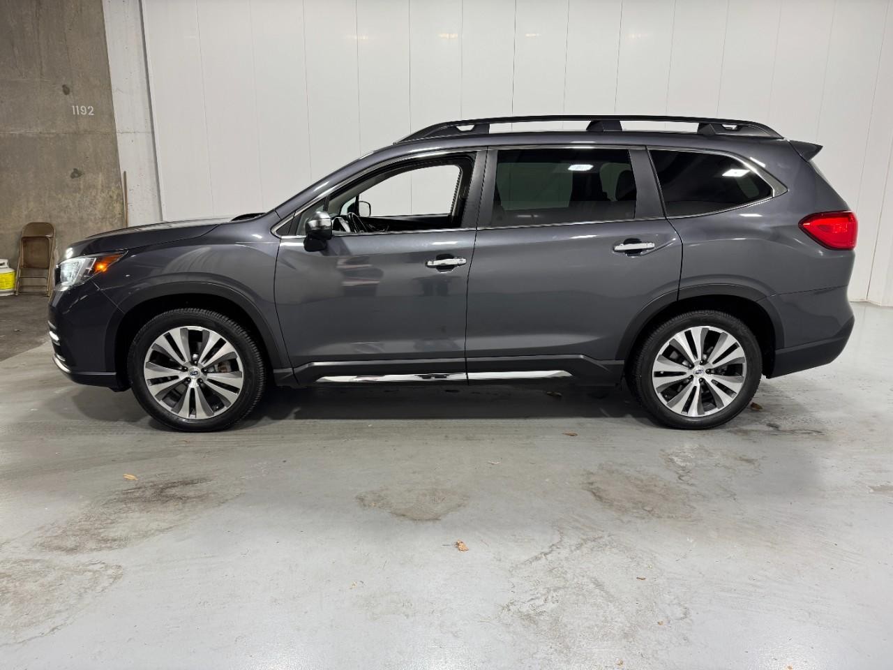 Subaru Ascent Vehicle Full-screen Gallery Image 2