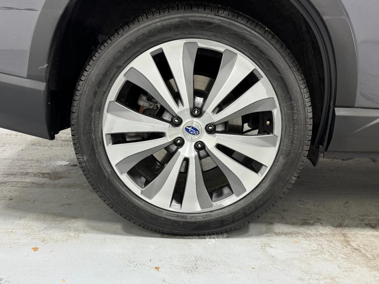 Subaru Ascent Vehicle Full-screen Gallery Image 5