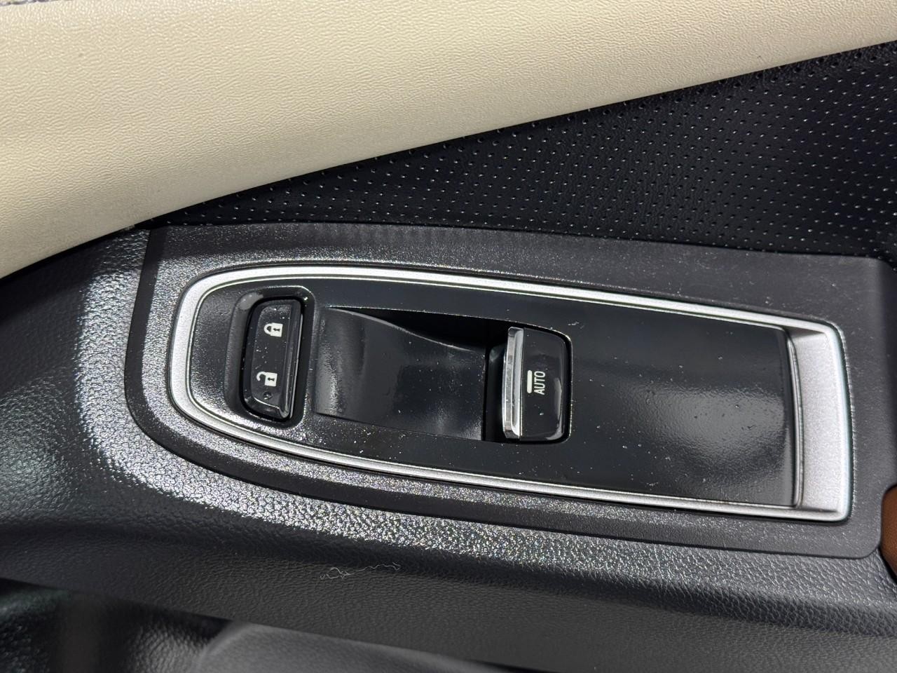 Subaru Ascent Vehicle Full-screen Gallery Image 23