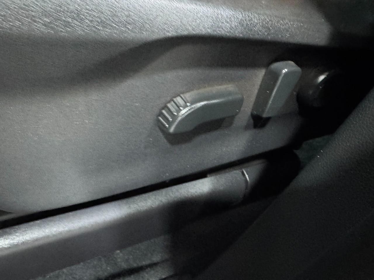 Subaru Ascent Vehicle Full-screen Gallery Image 30