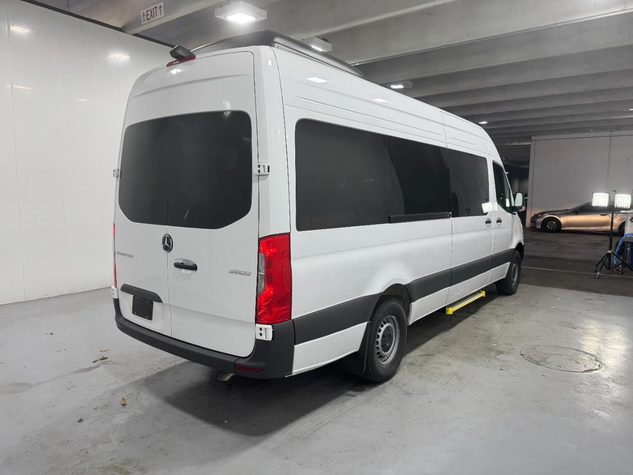 Mercedes-Benz Sprinter Passenger Van Vehicle Full-screen Gallery Image 4