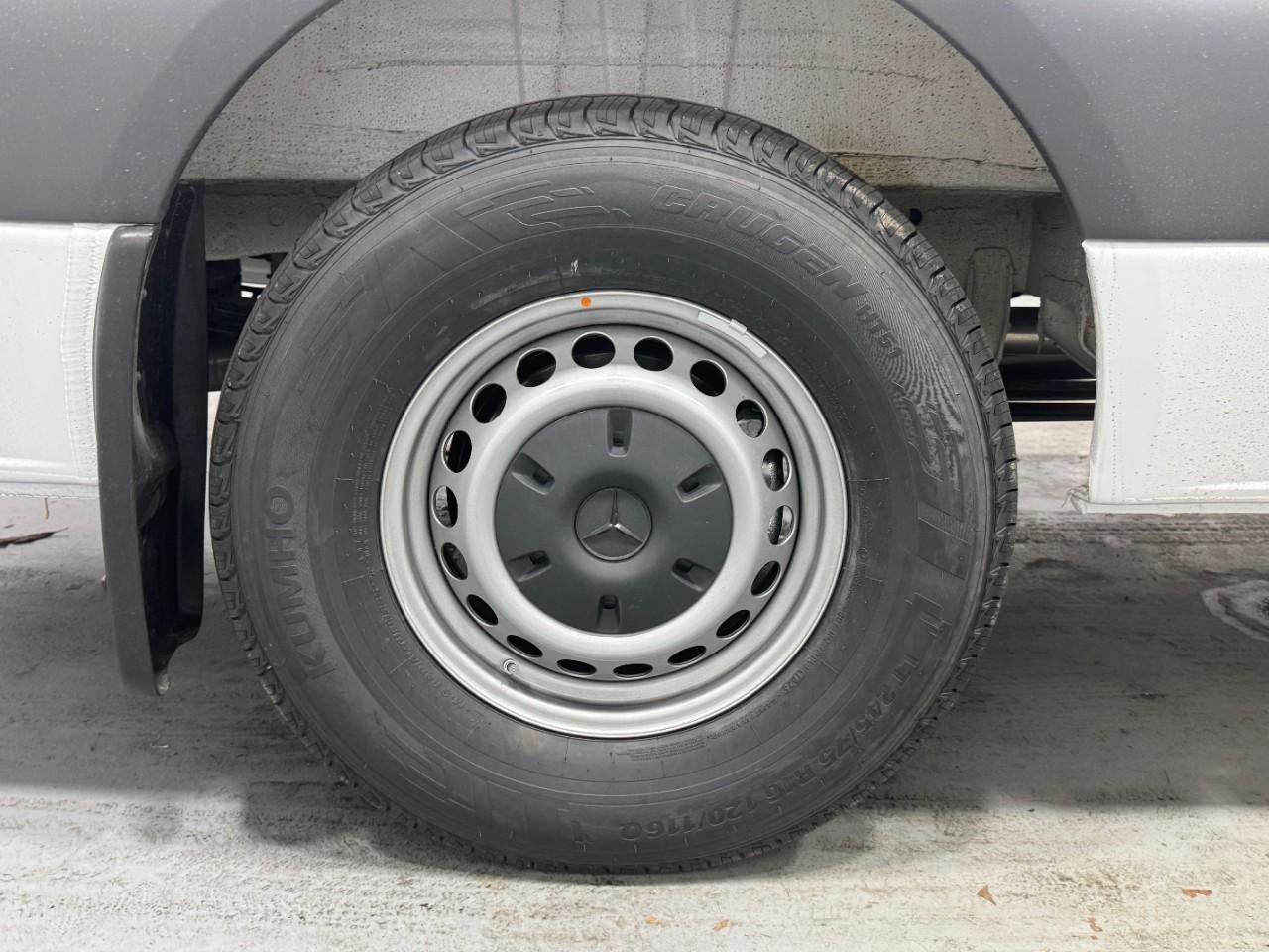 Mercedes-Benz Sprinter Passenger Van Vehicle Full-screen Gallery Image 5