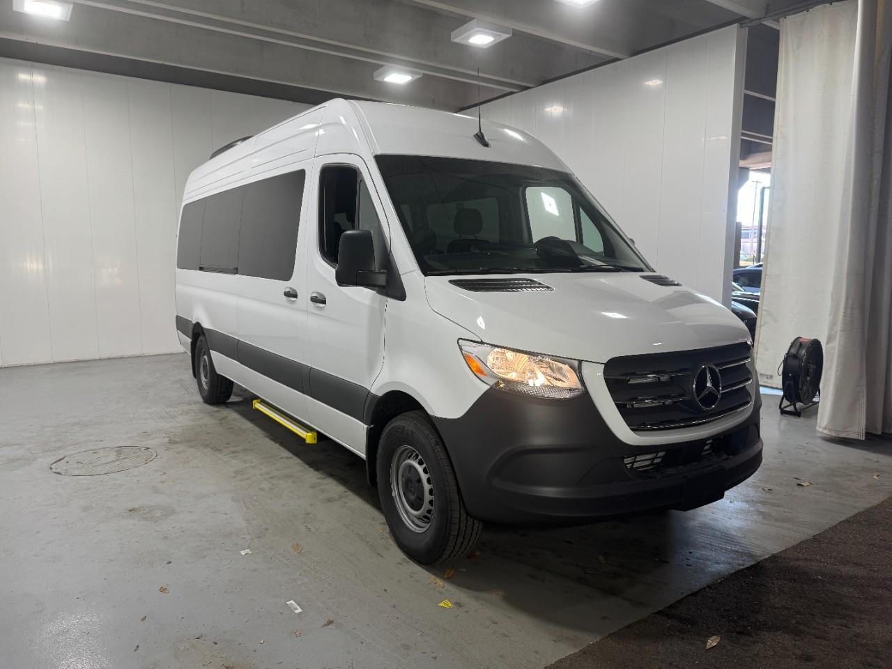Mercedes-Benz Sprinter Passenger Van Vehicle Full-screen Gallery Image 6