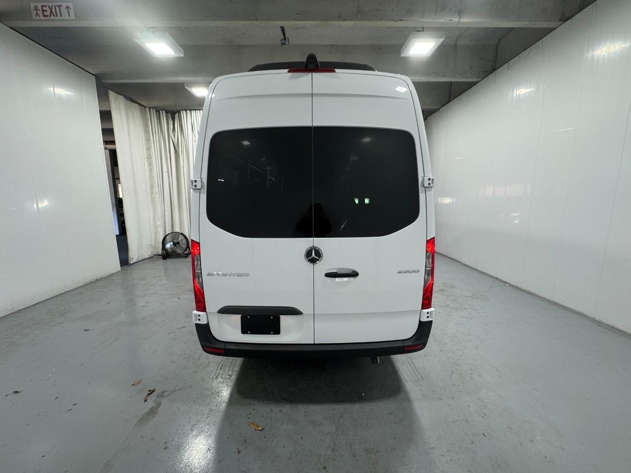 Mercedes-Benz Sprinter Passenger Van Vehicle Full-screen Gallery Image 8