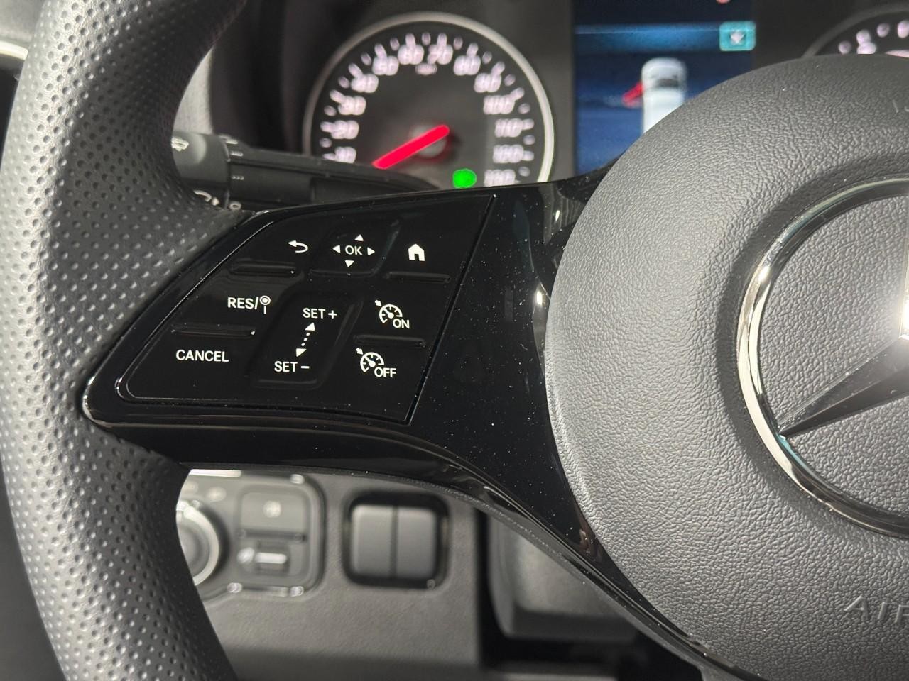 Mercedes-Benz Sprinter Passenger Van Vehicle Full-screen Gallery Image 30