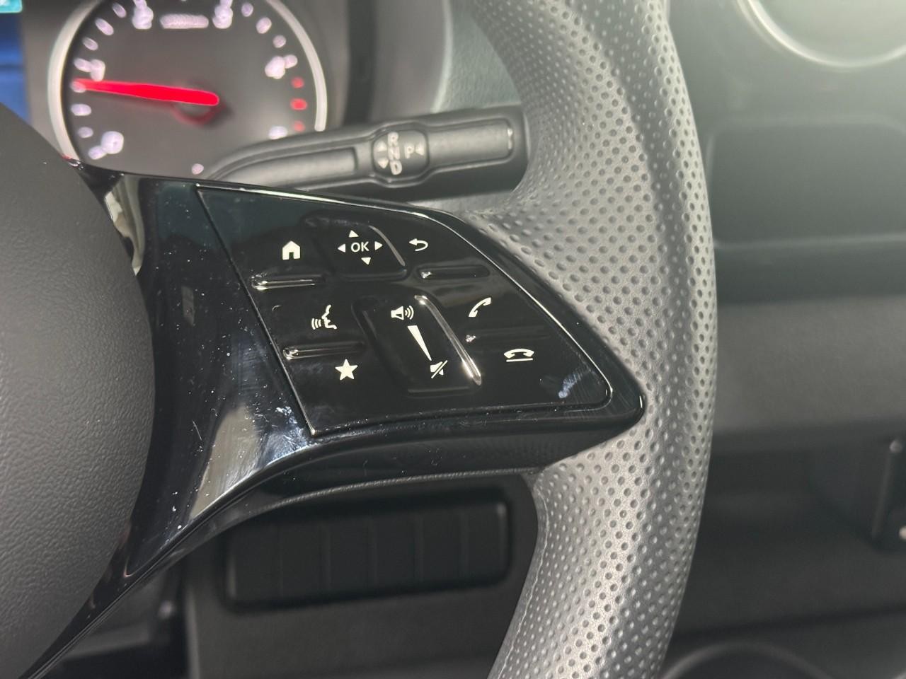 Mercedes-Benz Sprinter Passenger Van Vehicle Full-screen Gallery Image 31