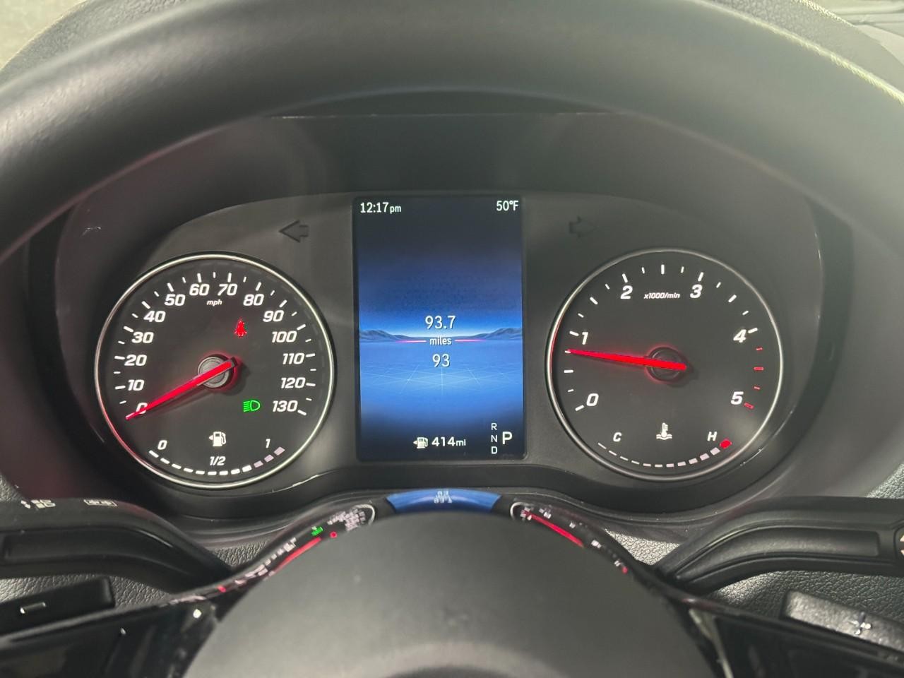 Mercedes-Benz Sprinter Passenger Van Vehicle Full-screen Gallery Image 32