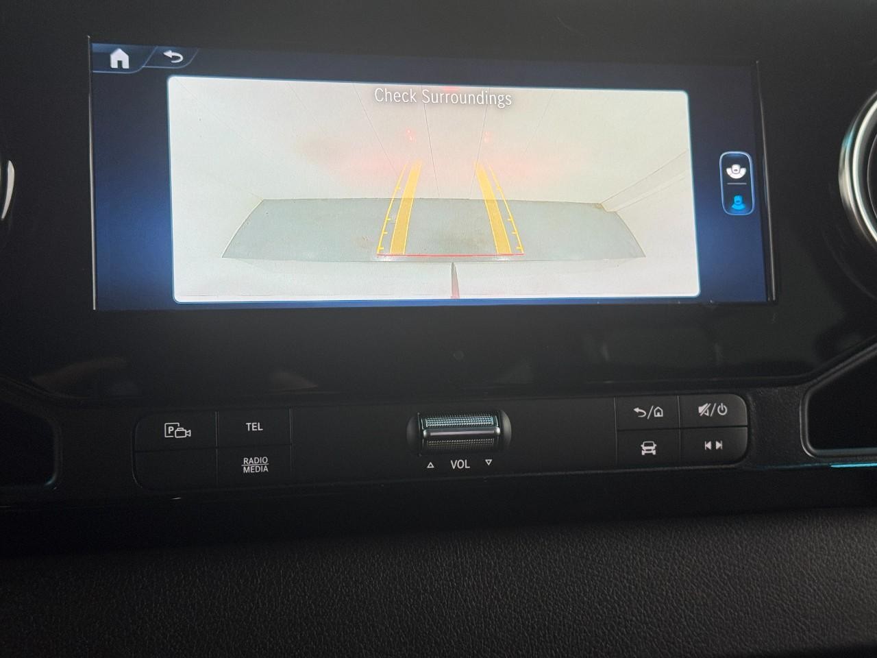 Mercedes-Benz Sprinter Passenger Van Vehicle Full-screen Gallery Image 34