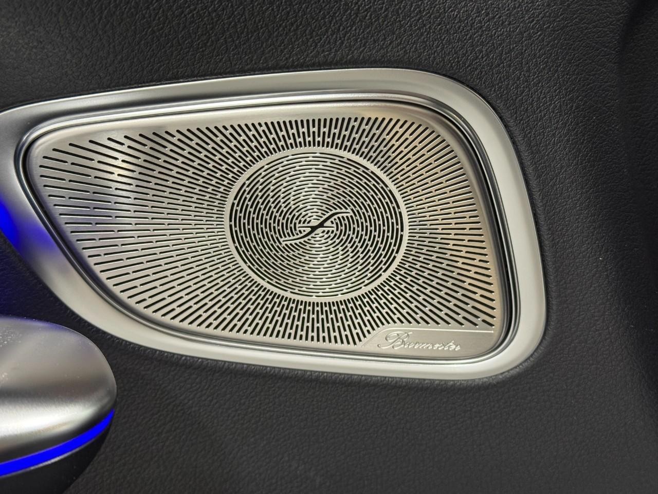 Mercedes-Benz GLC Vehicle Full-screen Gallery Image 25