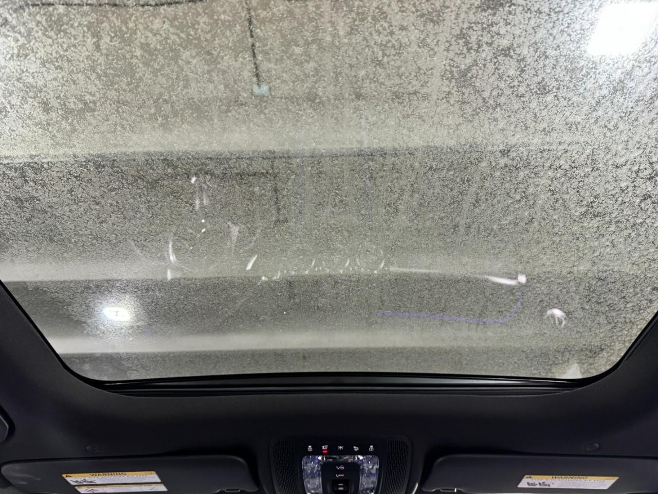 Mercedes-Benz GLB Vehicle Full-screen Gallery Image 11