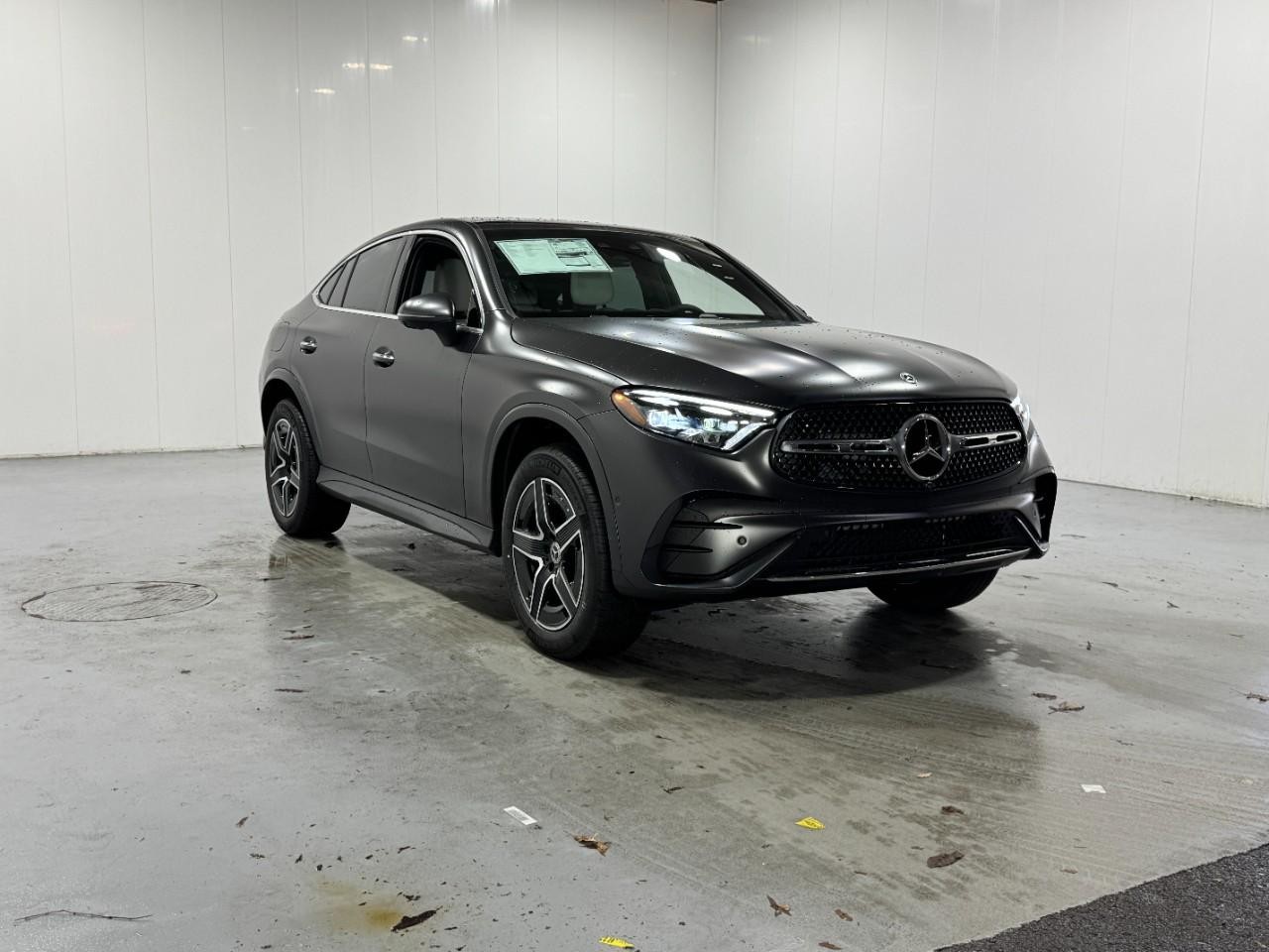 Mercedes-Benz GLC Vehicle Full-screen Gallery Image 6