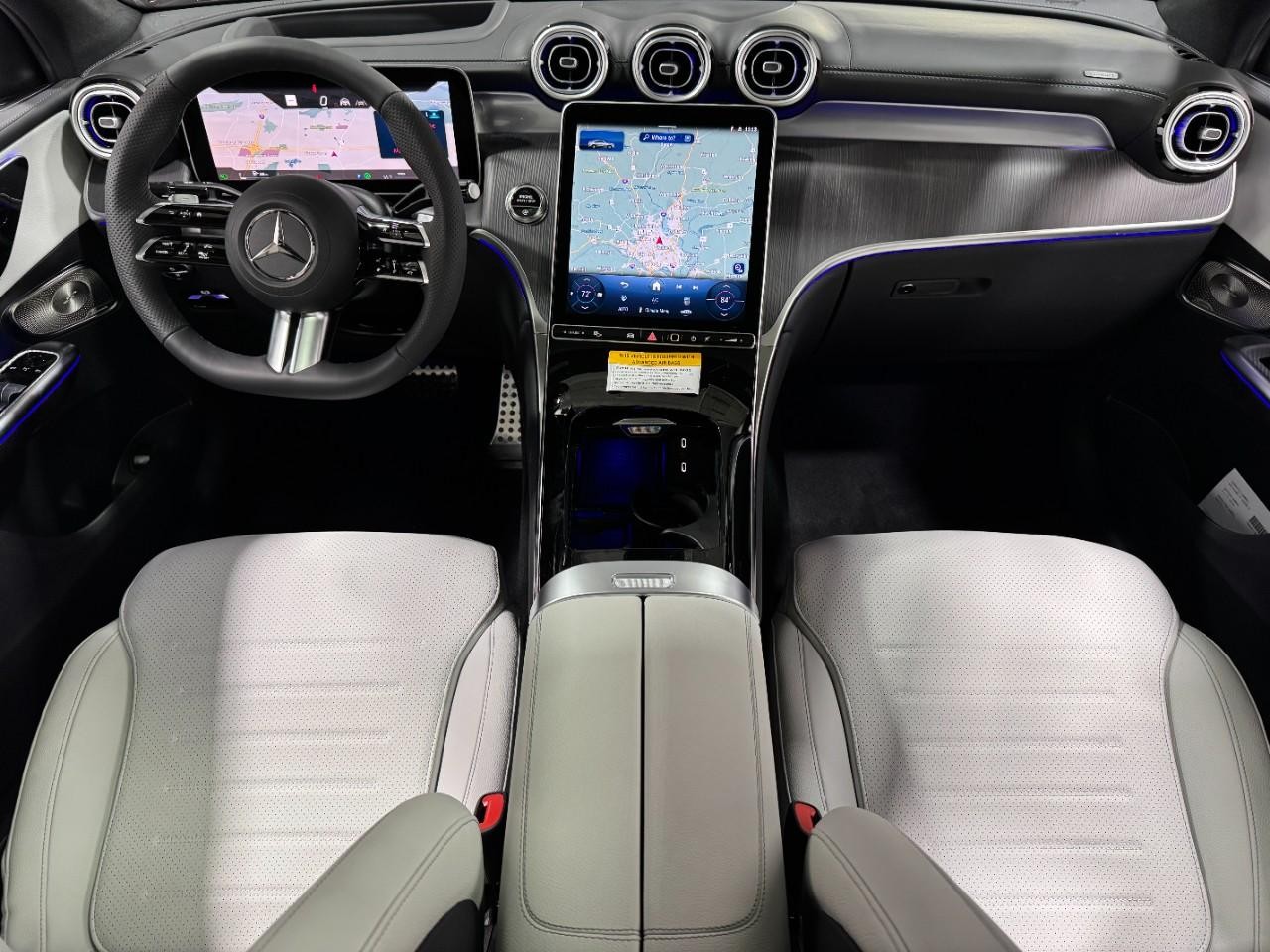 Mercedes-Benz GLC Vehicle Full-screen Gallery Image 12