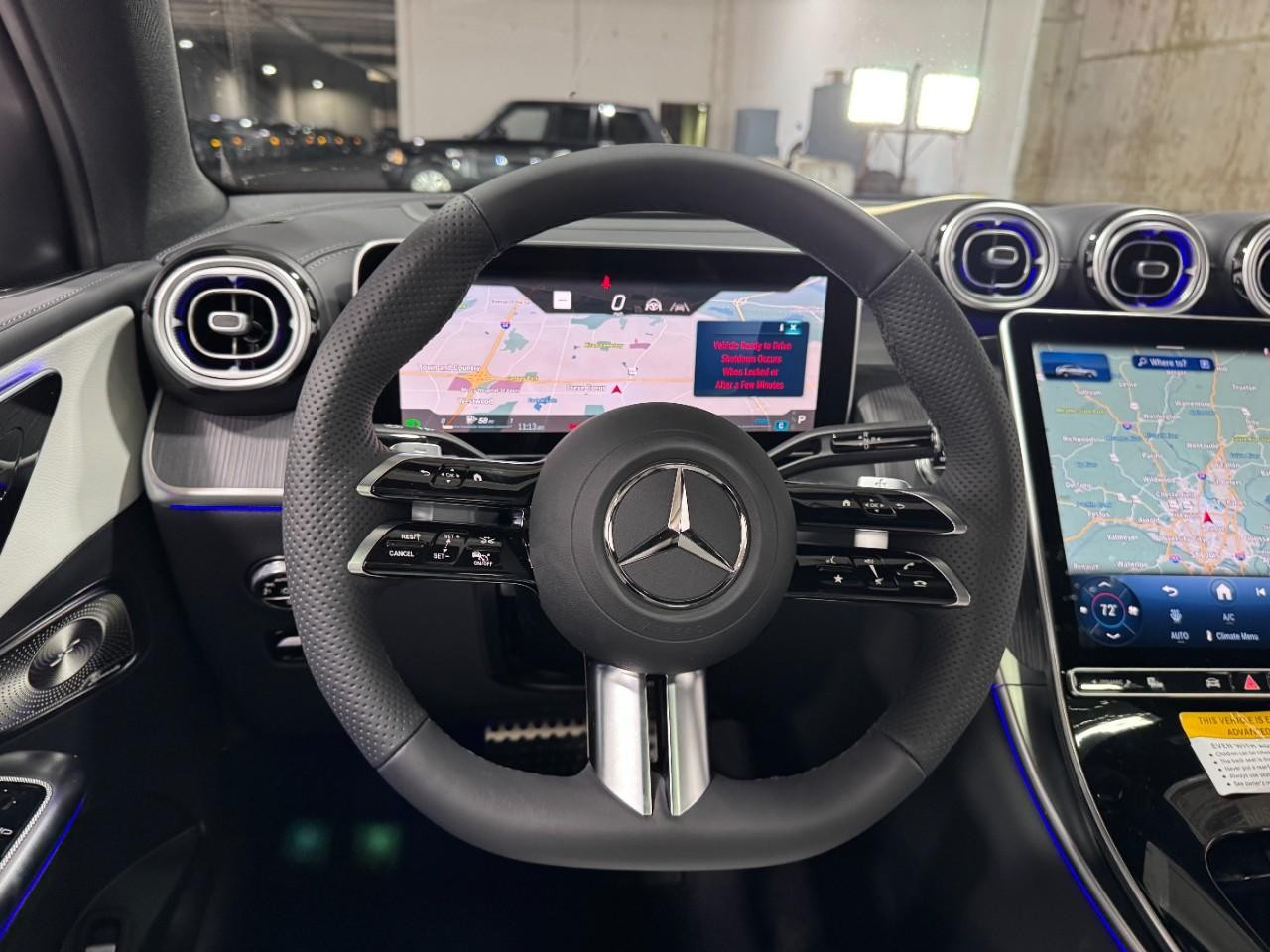 Mercedes-Benz GLC Vehicle Full-screen Gallery Image 13