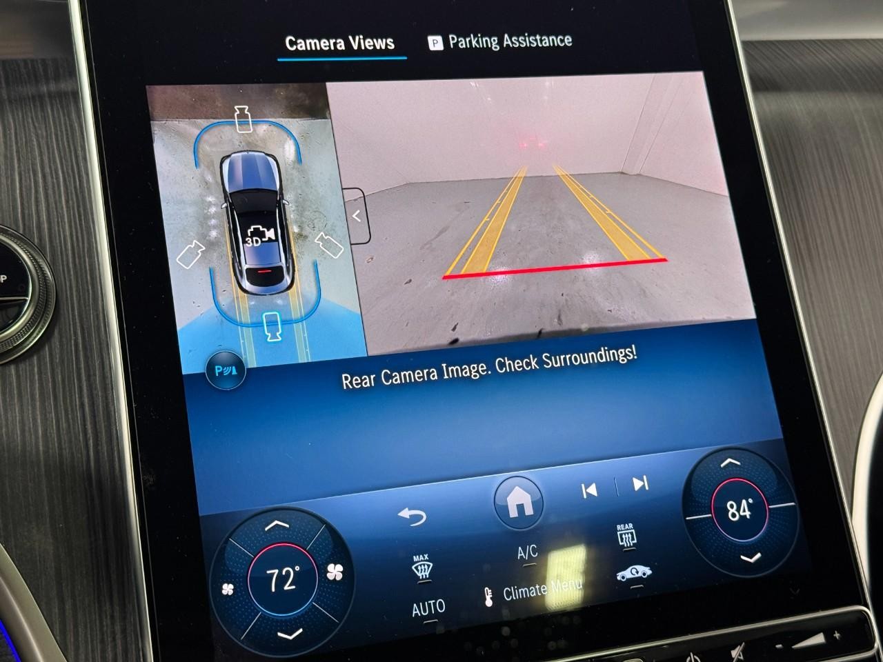 Mercedes-Benz GLC Vehicle Full-screen Gallery Image 35