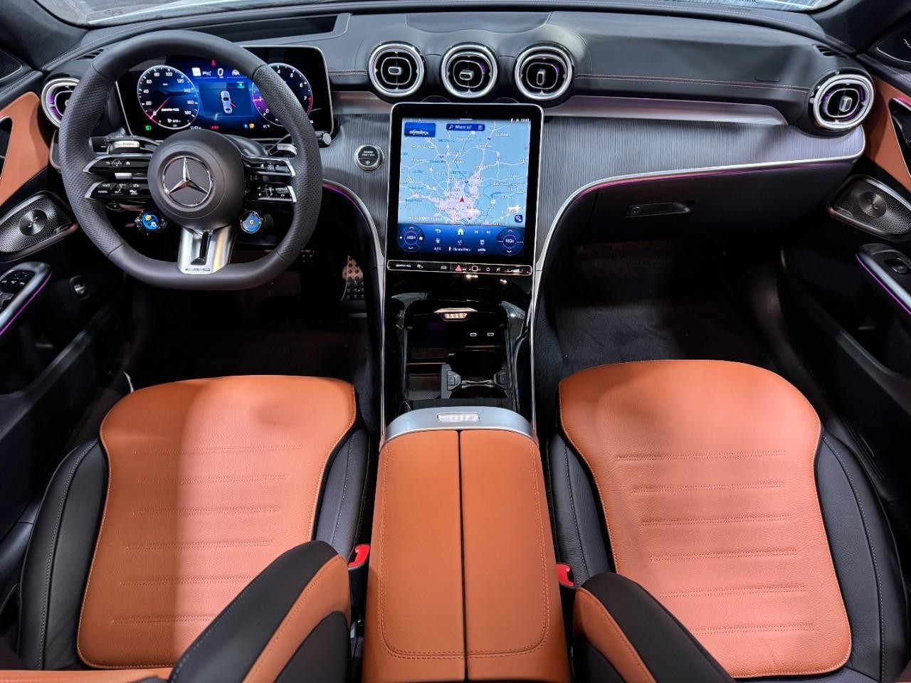 Mercedes-Benz C-Class Vehicle Full-screen Gallery Image 13