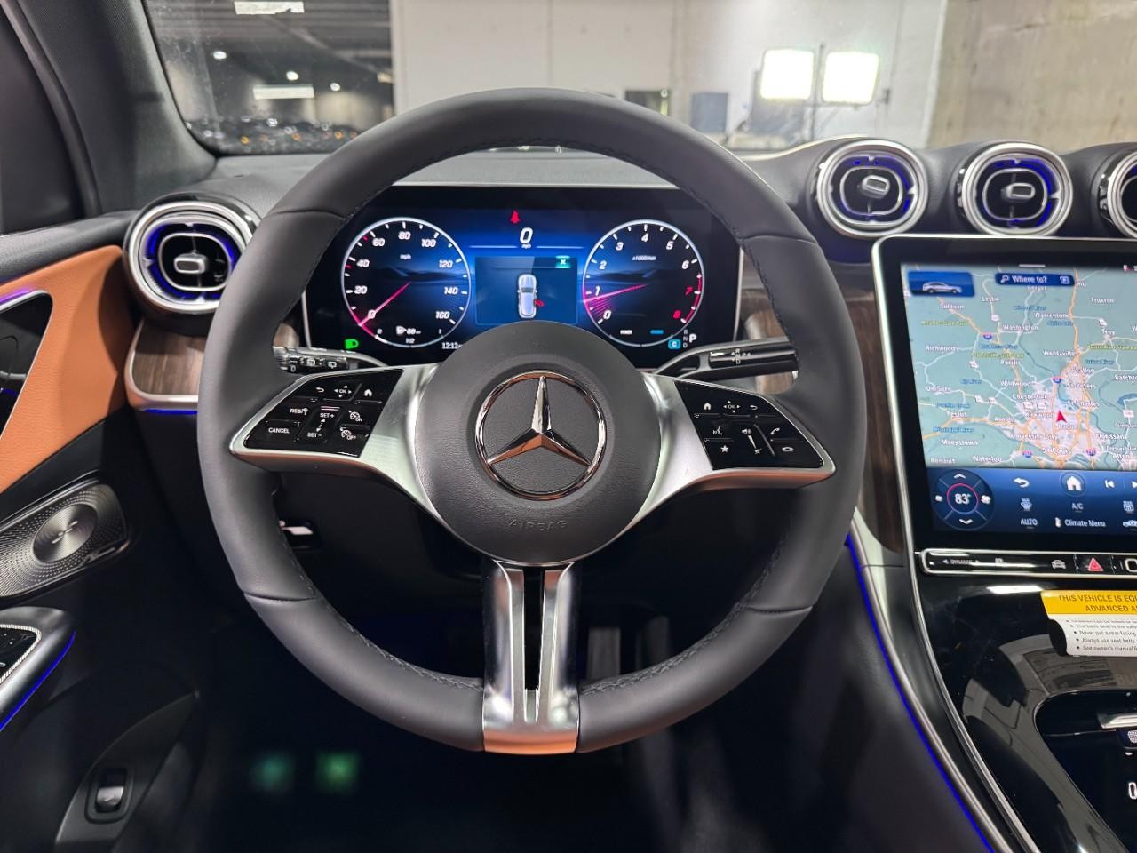 Mercedes-Benz GLC Vehicle Full-screen Gallery Image 13