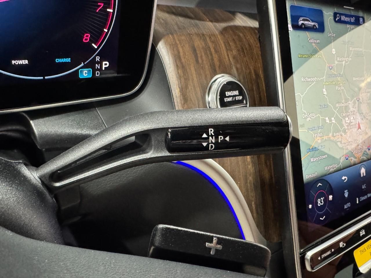 Mercedes-Benz GLC Vehicle Full-screen Gallery Image 35