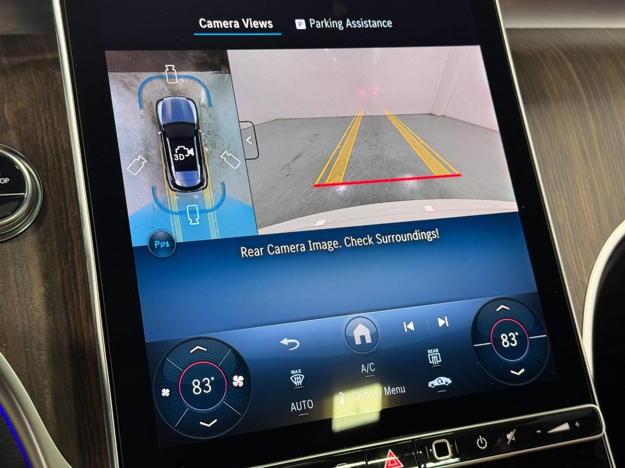 Mercedes-Benz GLC Vehicle Full-screen Gallery Image 36