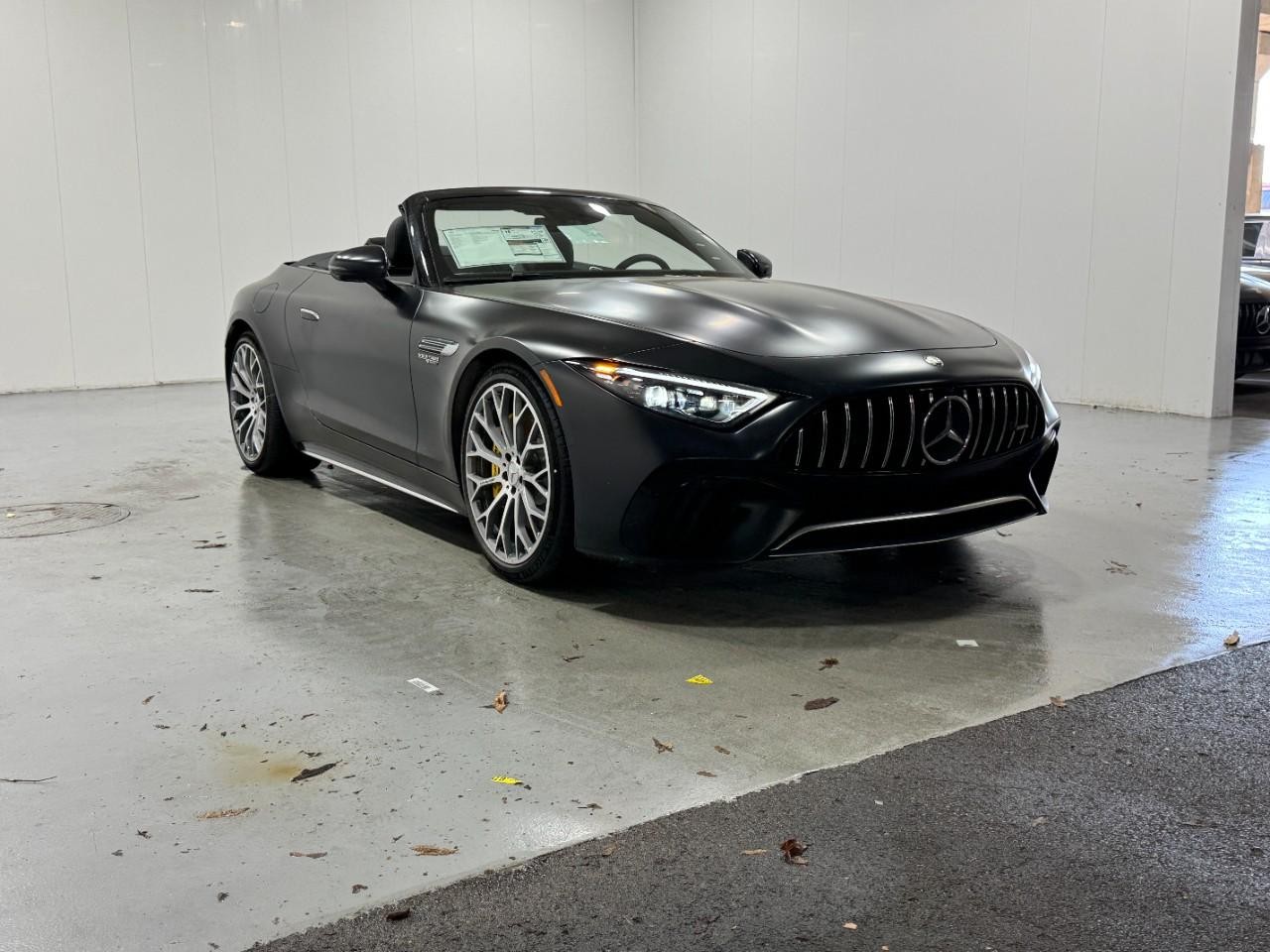 Mercedes-Benz SL Vehicle Full-screen Gallery Image 6