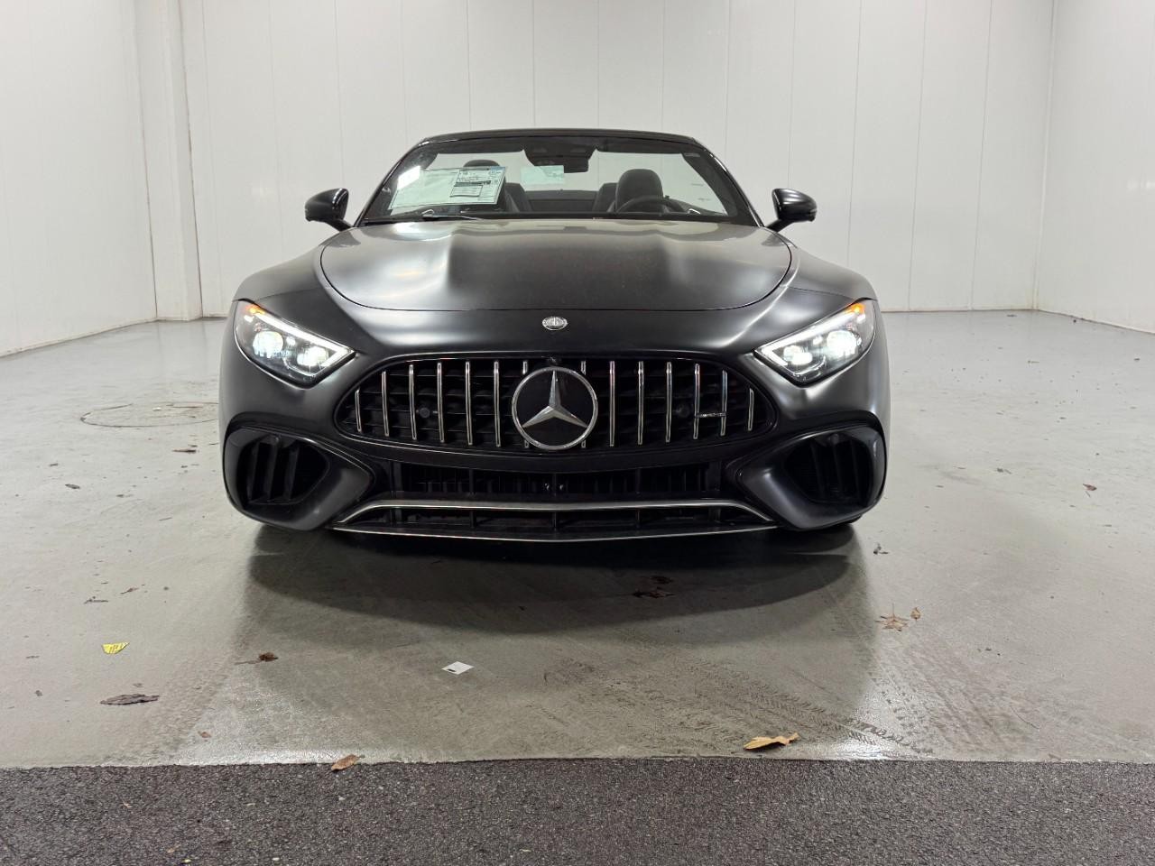 Mercedes-Benz SL Vehicle Full-screen Gallery Image 7
