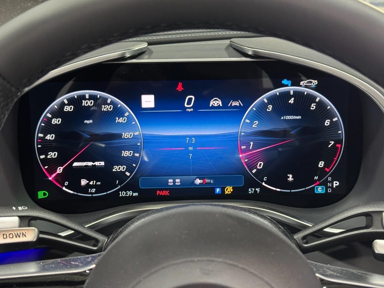 Mercedes-Benz SL Vehicle Full-screen Gallery Image 30