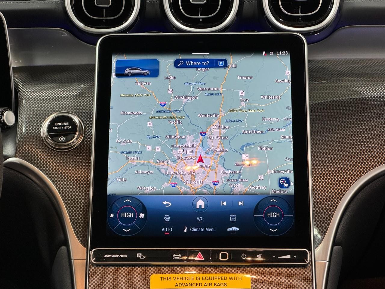 Mercedes-Benz GLC Vehicle Full-screen Gallery Image 14