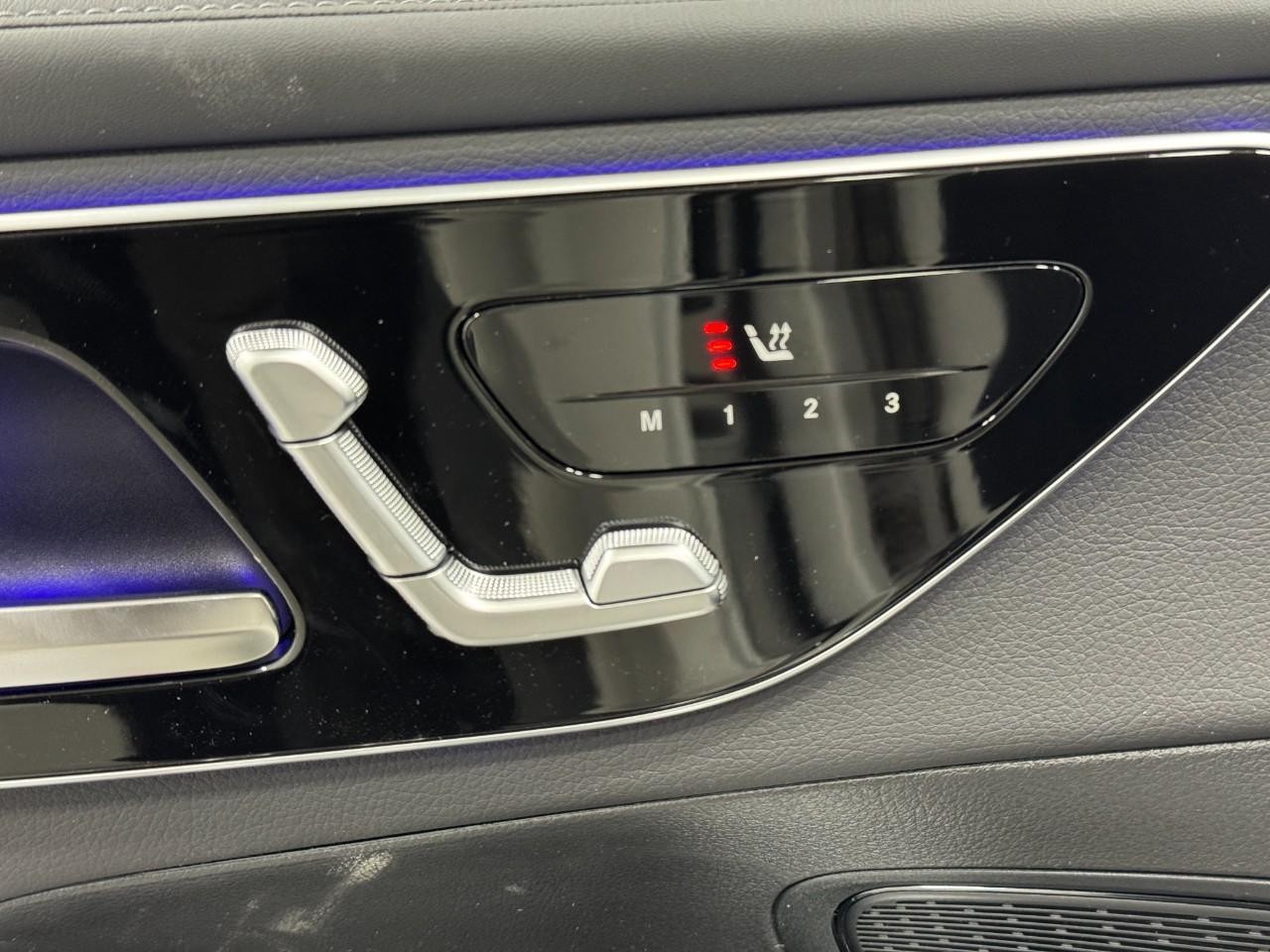 Mercedes-Benz GLC Vehicle Full-screen Gallery Image 22