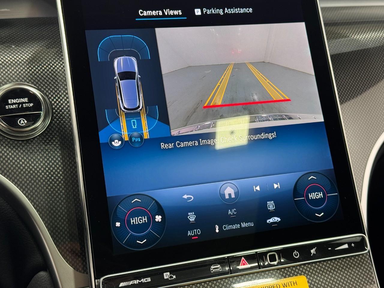 Mercedes-Benz GLC Vehicle Full-screen Gallery Image 34