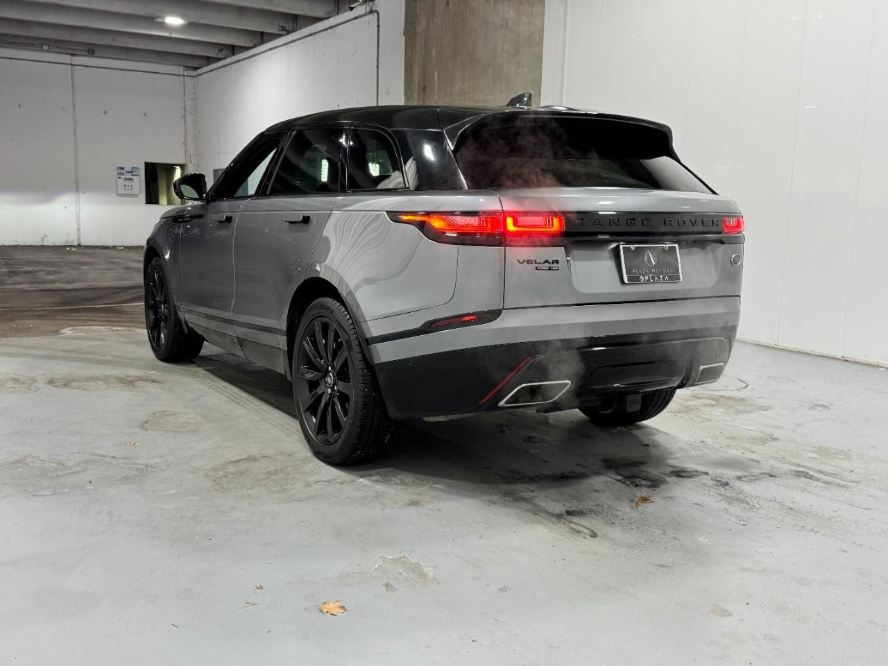 Land Rover Range Rover Velar Vehicle Full-screen Gallery Image 3