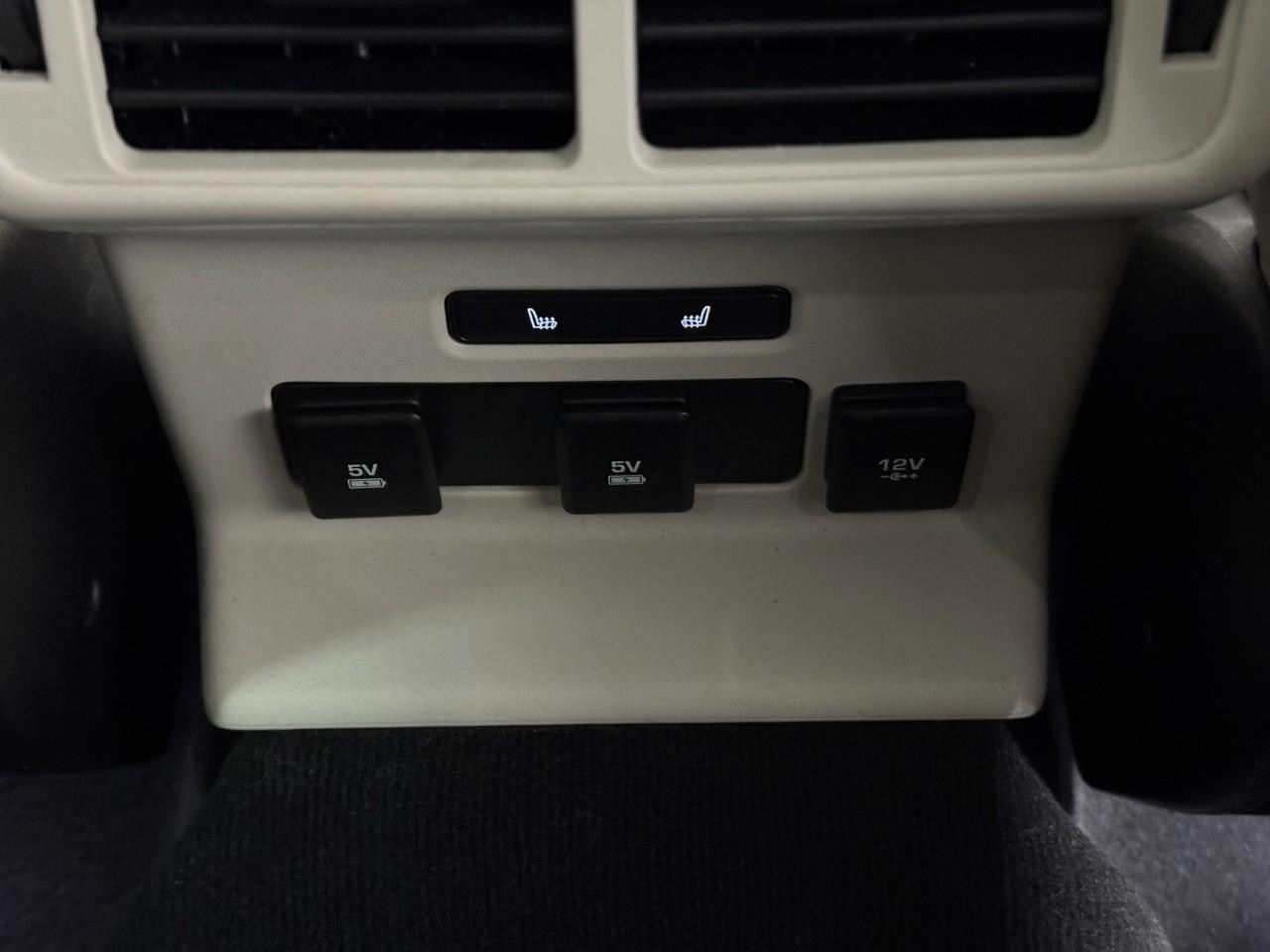 Land Rover Range Rover Velar Vehicle Full-screen Gallery Image 11