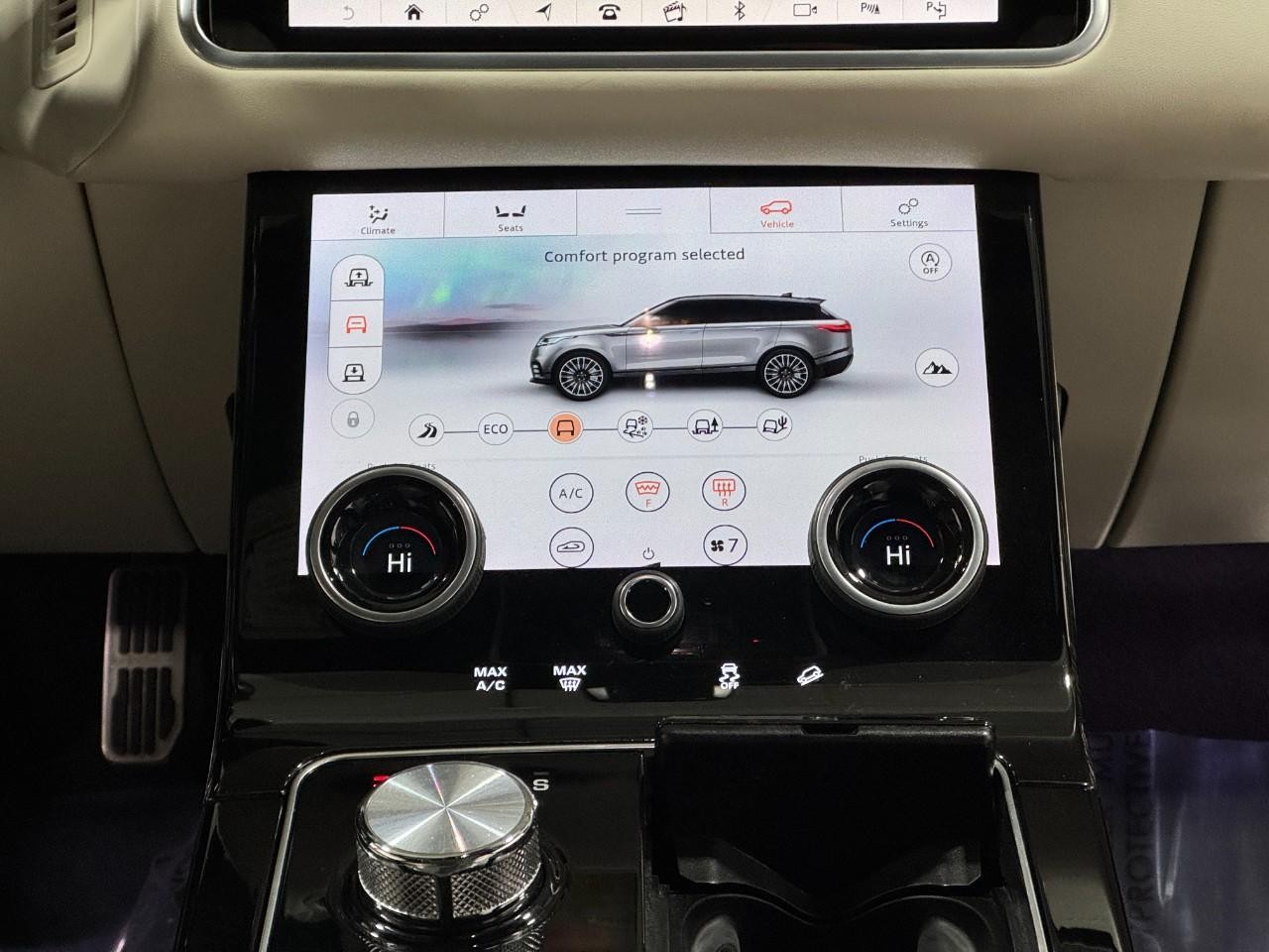 Land Rover Range Rover Velar Vehicle Full-screen Gallery Image 16