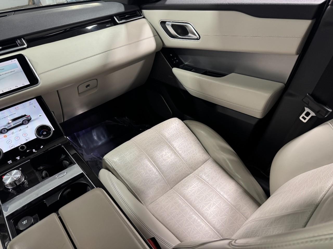 Land Rover Range Rover Velar Vehicle Full-screen Gallery Image 18
