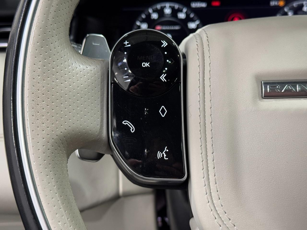 Land Rover Range Rover Velar Vehicle Full-screen Gallery Image 30