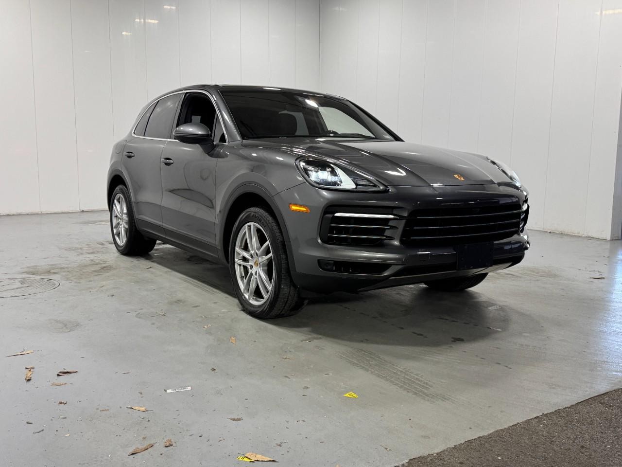 Porsche Cayenne Vehicle Full-screen Gallery Image 6