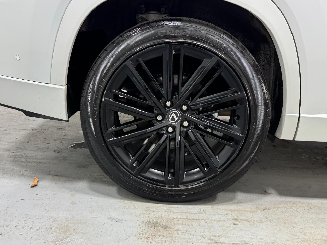 Lexus TX Vehicle Full-screen Gallery Image 5