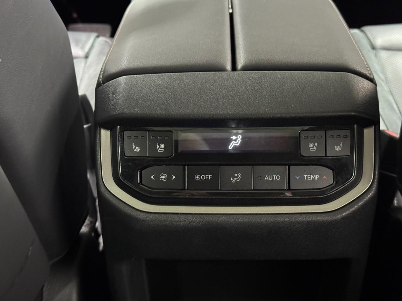 Lexus TX Vehicle Full-screen Gallery Image 13